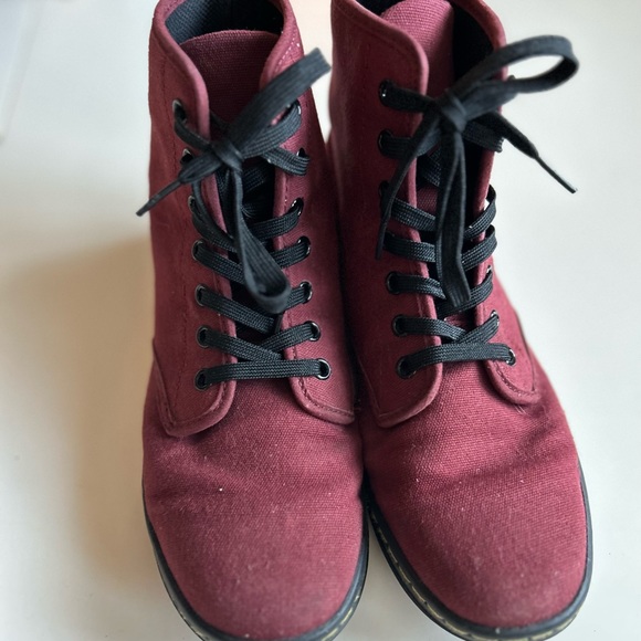Canvas Doc Martens - Picture 9 of 10